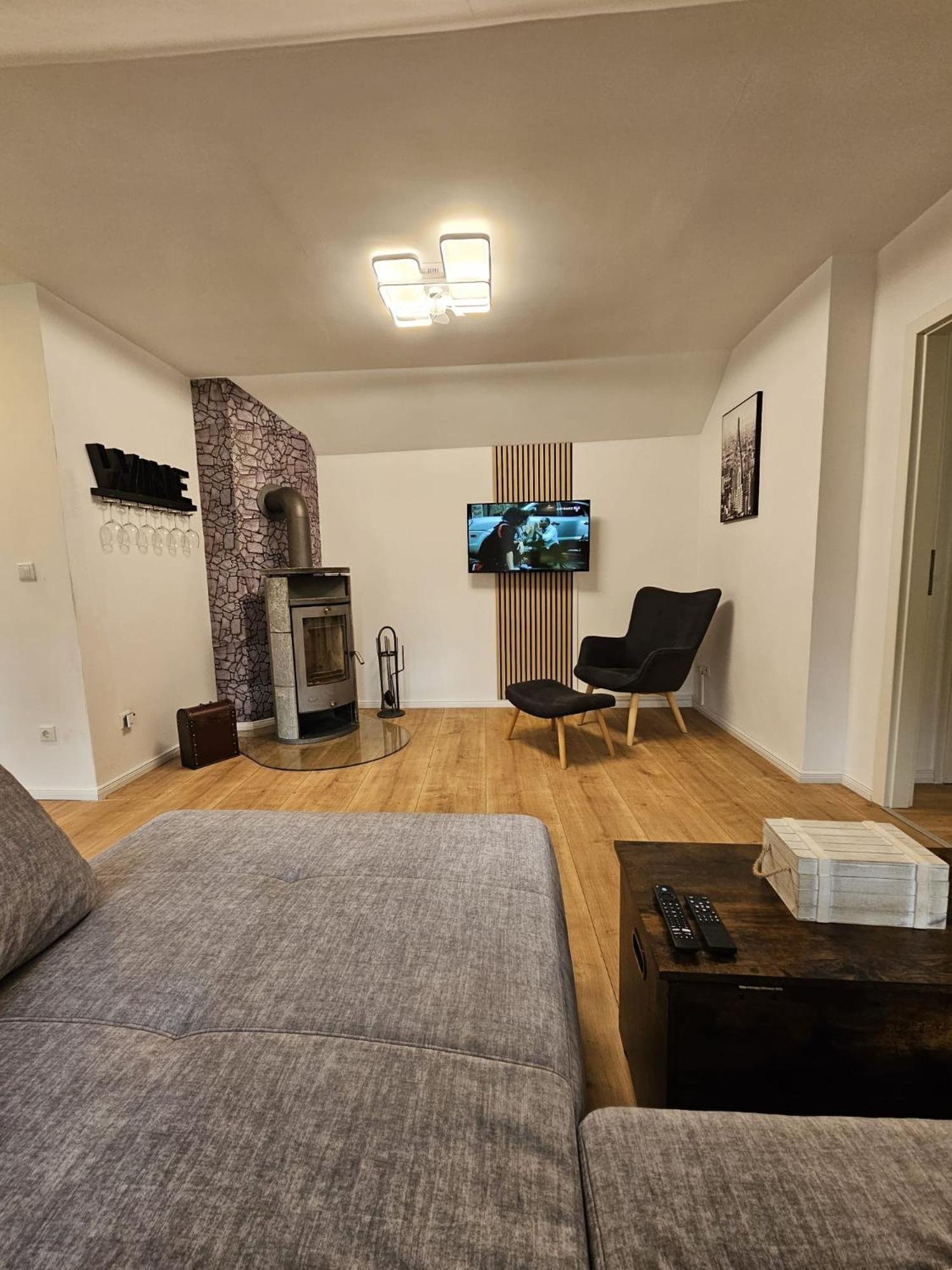 Tautraum Suite Mit Whirlpool Und Gruenem Ausblick Wilhelmshaven Ngoại thất bức ảnh